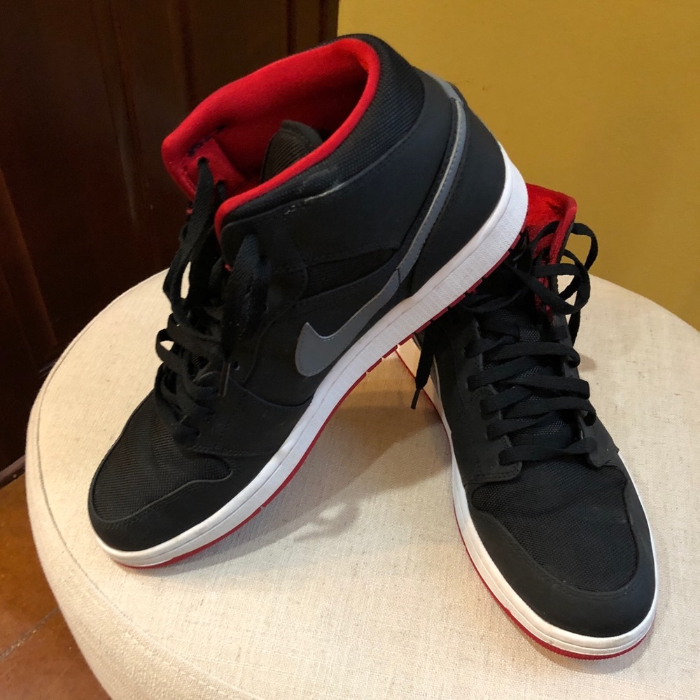 Air Jordan 1 Mid